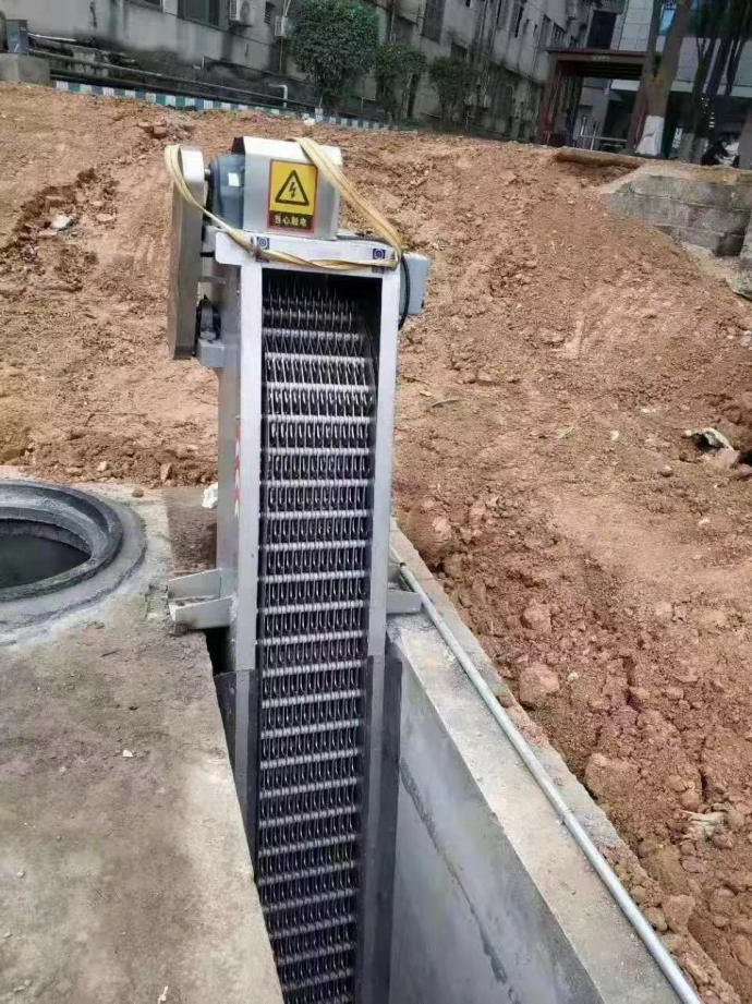 Grid cleaning machine
